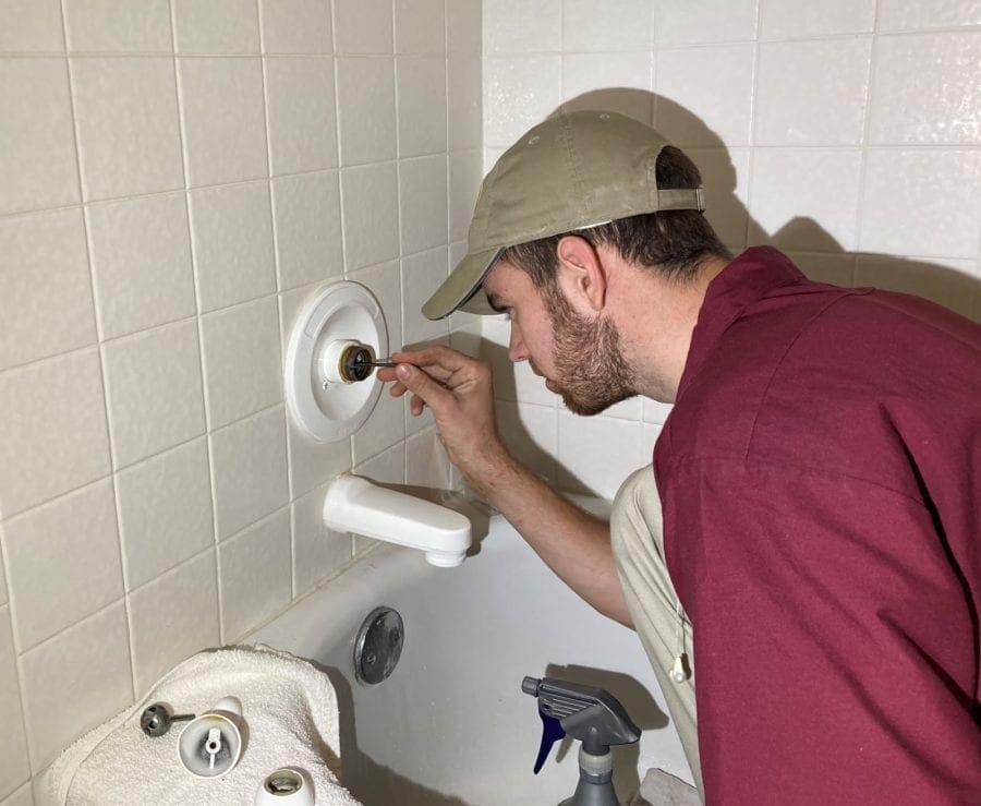 how to detect wax ring leaks under toilets
