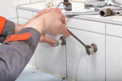 how to replace old plumbing to avoid leaks