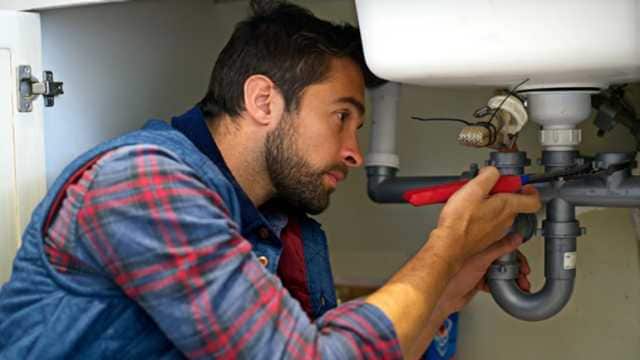 Common Homeowner Mistakes That Cause Leaks