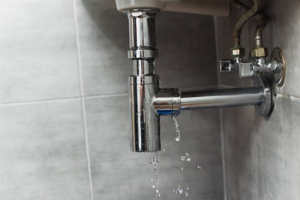 difference between flood and water damage Difference Between Flood and Water Damage