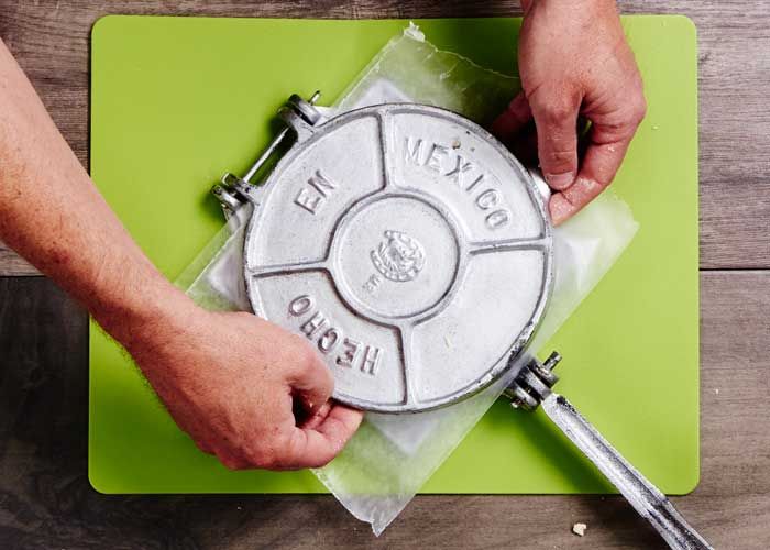 how to use a tortilla press for crackers How to Use a Tortilla Press for Crackers: Homemade Snack Guide