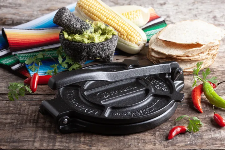 Cast Iron vs. Aluminum Tortilla Press: Which is Better for You?